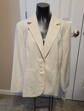Women's Cream Single-Button Blazer